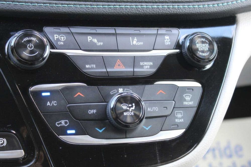 Chrysler Pacifica      2018