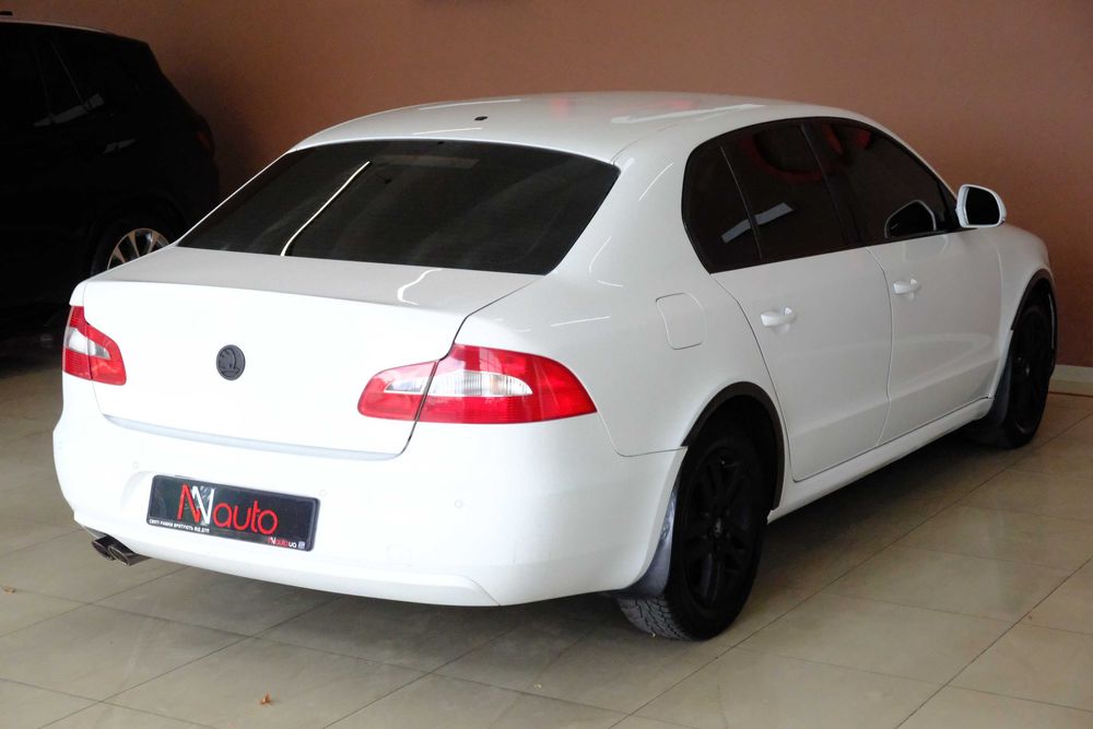 Skoda Superb 2011