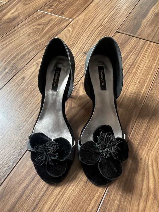 Sapatos Tintoretto com detalhes  de flores