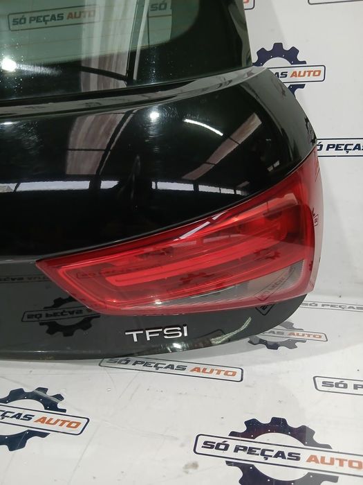 FAROLIM DIREITO PRETO AUDI A1 1.2TFSI ANO: 2012