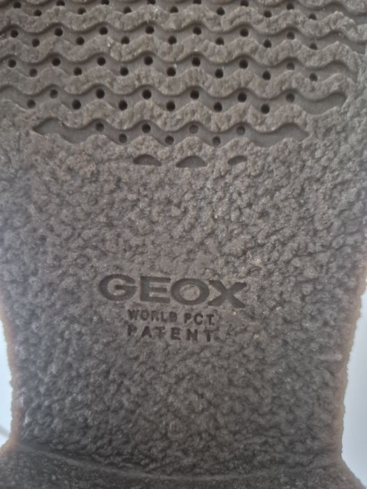 Класичні чоловічі черевики Geox. Б/у