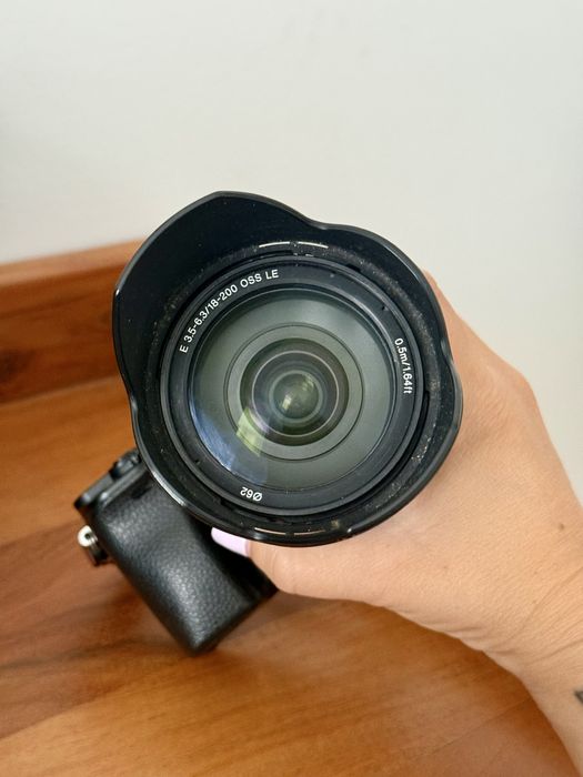 Sony A6000 + Sony SEL-18200LE + Sigma 60mm f/2.8 DN Art | Kit Completo