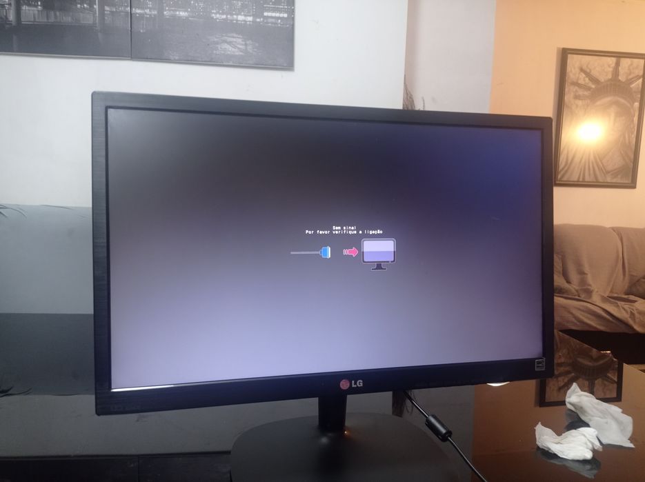 Ecrã LG 22m35aa bom estado