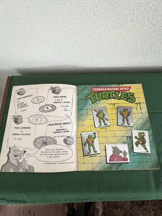 Caderneta das turtles bom completa boa para colecionadores