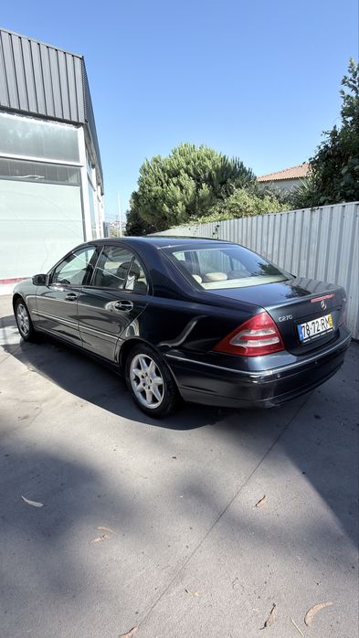 Mercedes-Benz Classe C 270 — fotografia 6