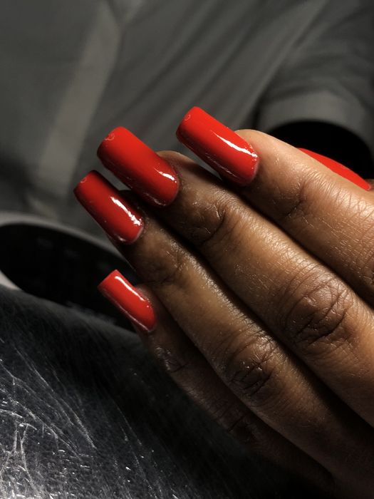 Unhas de gel e pestanas
