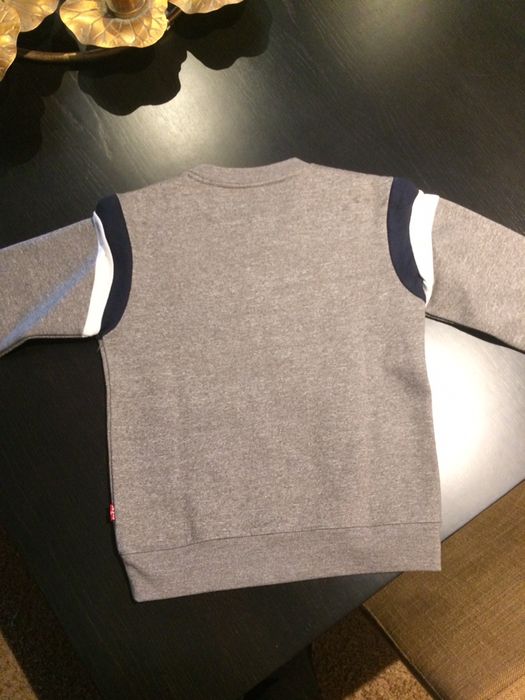 Sweat Levis 10 anos