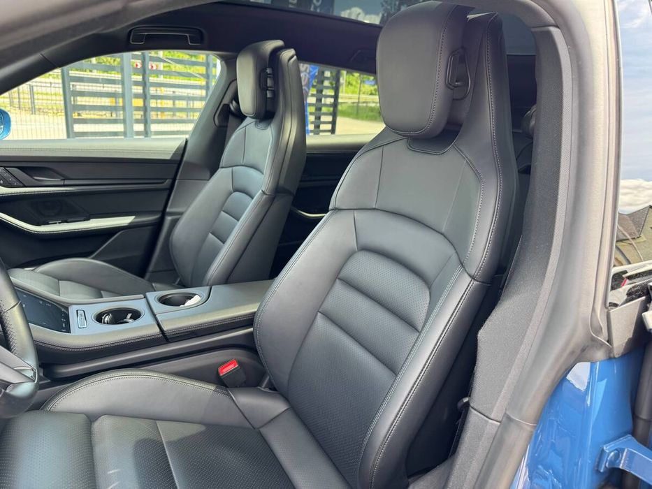 Porsche Taycan Cross Turismo 2023 freshauto