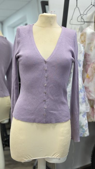 Кофтина жіноча бузкового кольору