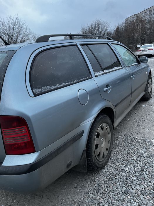 Шкода тур 2006 року