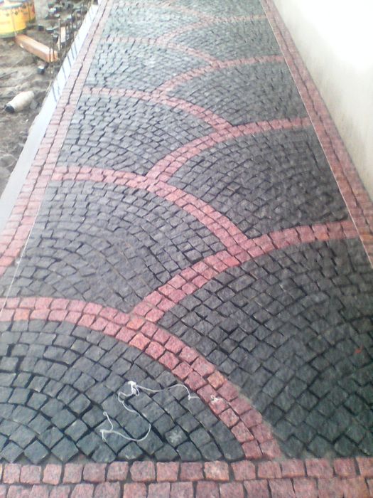 Гранітна бруківка 350гр з доставкою ( укладання)