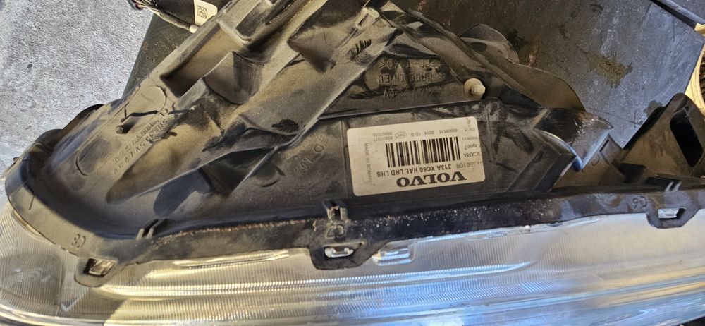Farol para Volvo XC60
