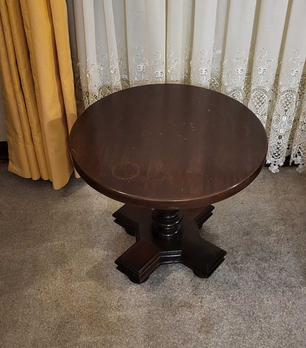 Mesa pequena em madeira - muito antiga