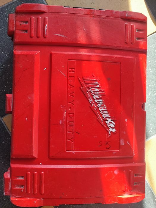 Wkrętarka Milwaukee V18PD 2xbaterie ładowarka skrzynka+GRATIS