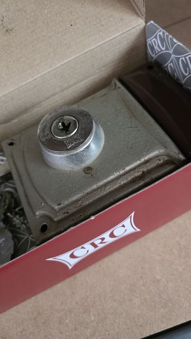 Fechaduras marca CRC