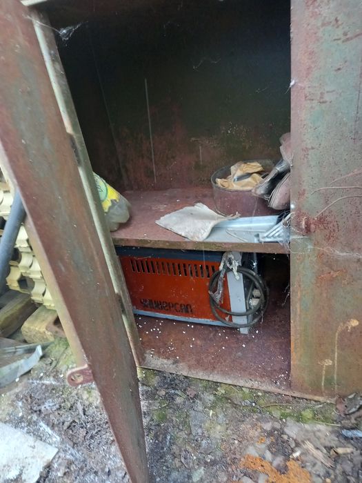 Стол тумба для інструмента в гараж