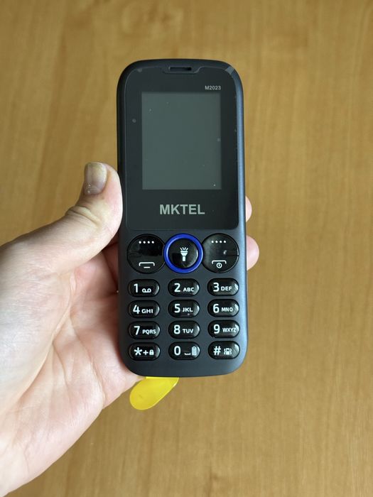 Телефон mktel m2023 з камерою і ліхтариком