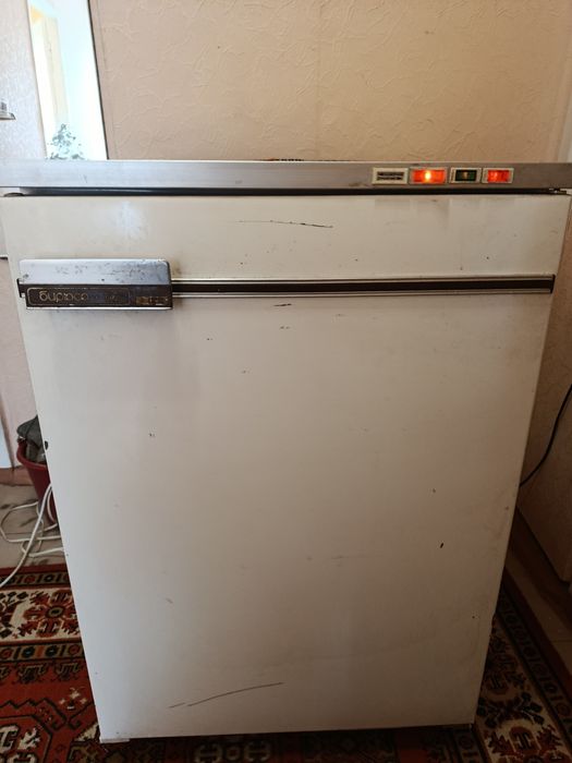 Морозильная камера и холодильник