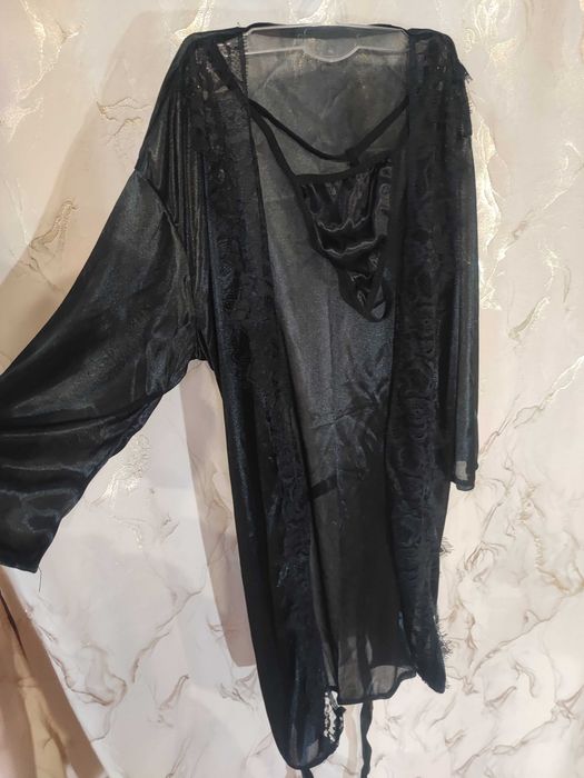 Czarny szlafroczek plus stringi uni