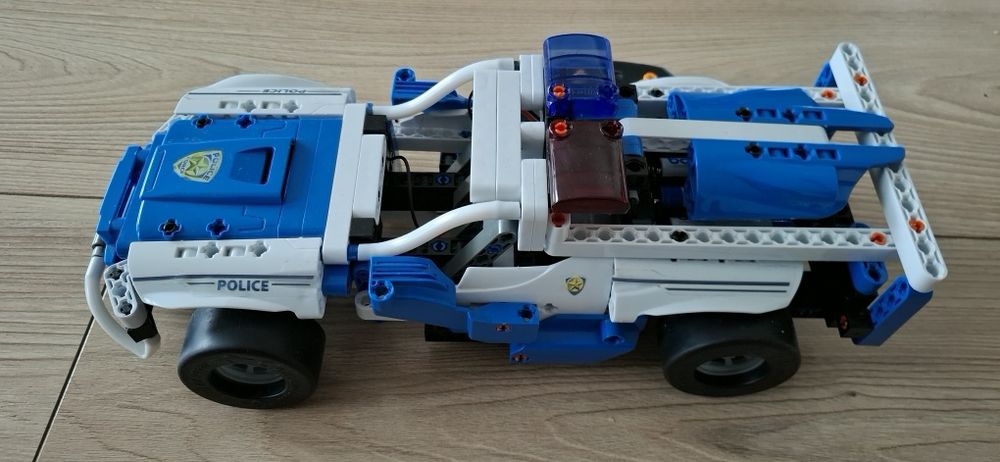 Clementoni Mechanics Samochód Policyjny Radiowóz