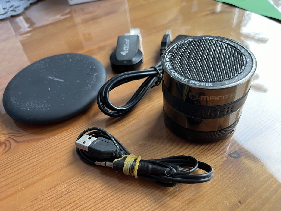 Głośnik mobilny bluetooth, bezprzełodowa ładowarka, EZCast/anycast