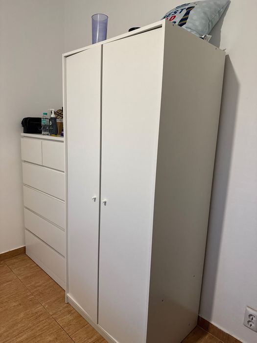 Roupeiro Branco em Excelente Estado