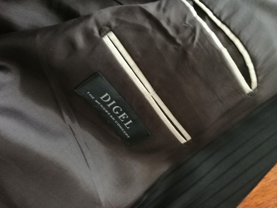 Garnitur DIGEL czarny prążki taliowany elegancki