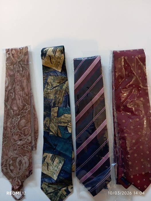 Vendo Conjunto de Gravatas  Tube , Decénio e Vítor Rolo