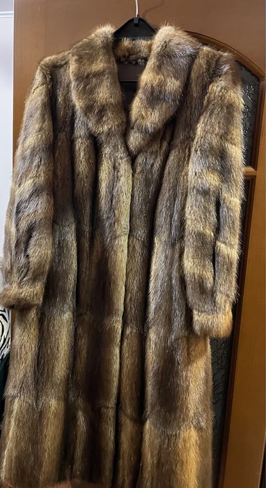 Продается шуба из натурального меха, б.у., в отличном состоянии