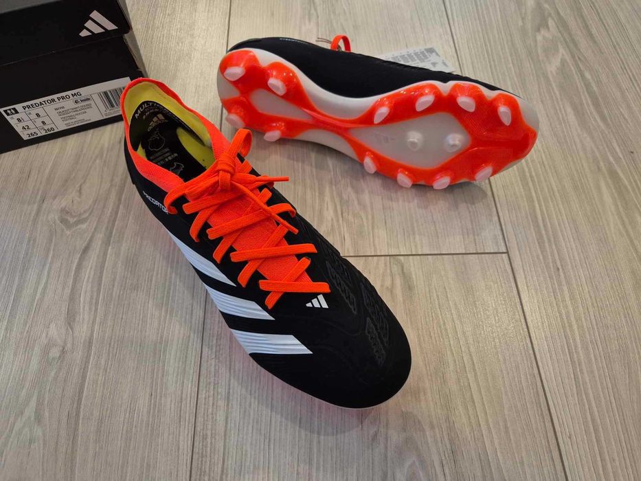 Buty piłkarskie korki adidas Predator PRO MG IG7733 rozmiar 42