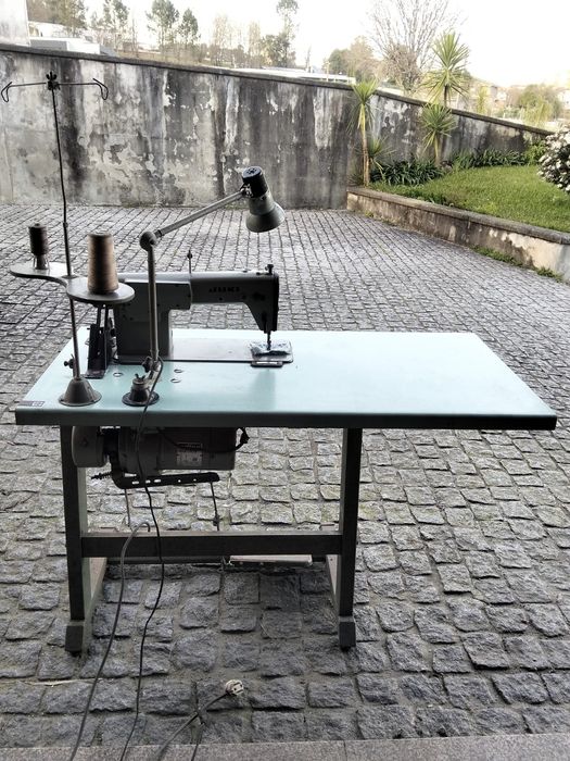 Máquina de Costura Industrial Ponto Corrido
