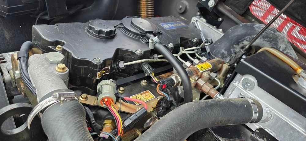 Навантажувач телескопічний manitou 634