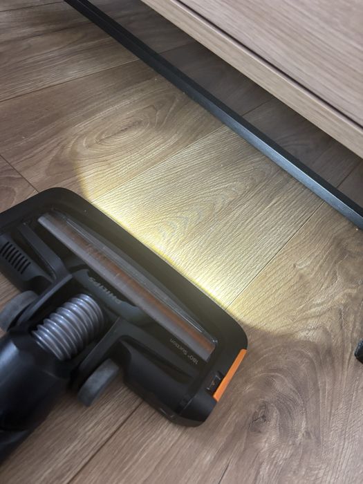 Philips speedpro lampka jak dyson  odkurzacz akumulator reczny 2w1
