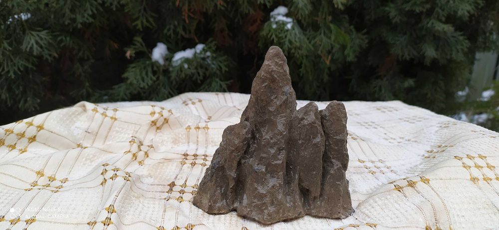 Skała do terrarium-miniaturowa góra.