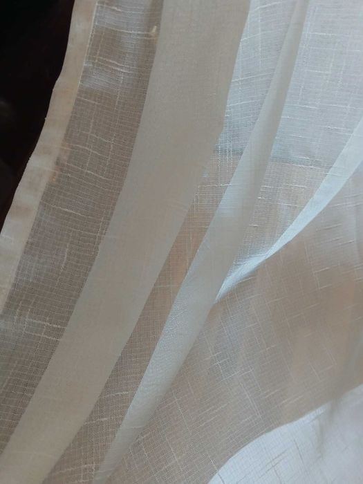 Vendo Cortinado com varão.