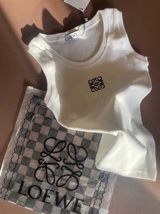 Top Loewe Branco Elegante