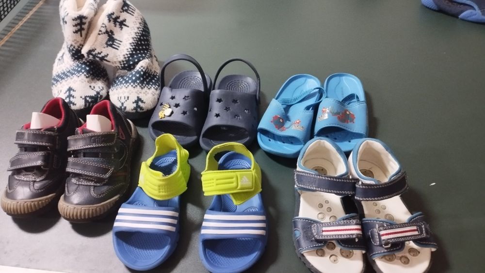 Calçado e roupa até aos quatro anos