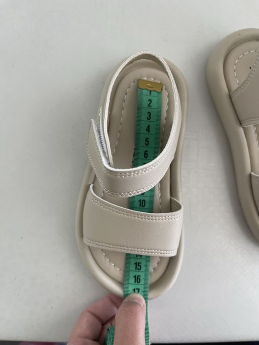 Босоніжки для дівчинки