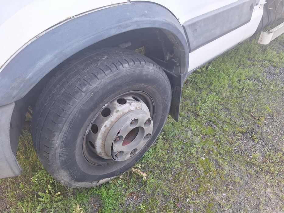 Sprzedam Iveco 65c15 izoterma z windą  2003 rok. Kategoria C.