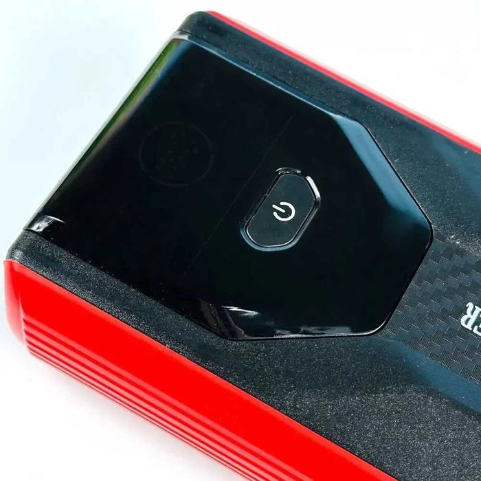 Автомобільний пуско-заряд.пристрій Бустер JumpStarter J15 28000mAh