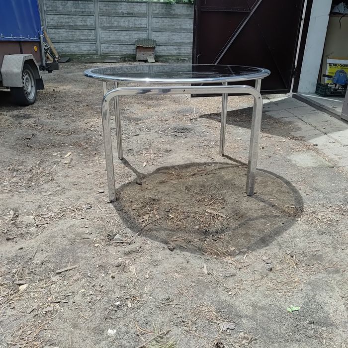 Stół metalowy, ze szkła.