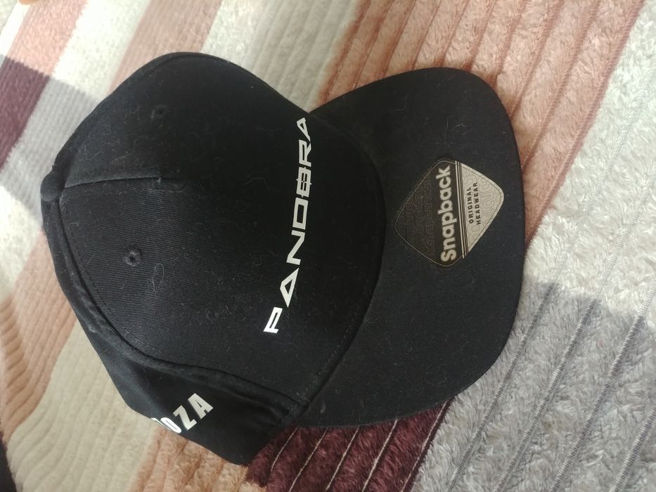 Czapka z płaskim daszkiem