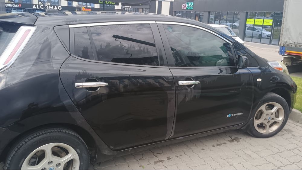 Nissan Leaf з АКБ 42 кВт для TAXI, доставки, особистого користування