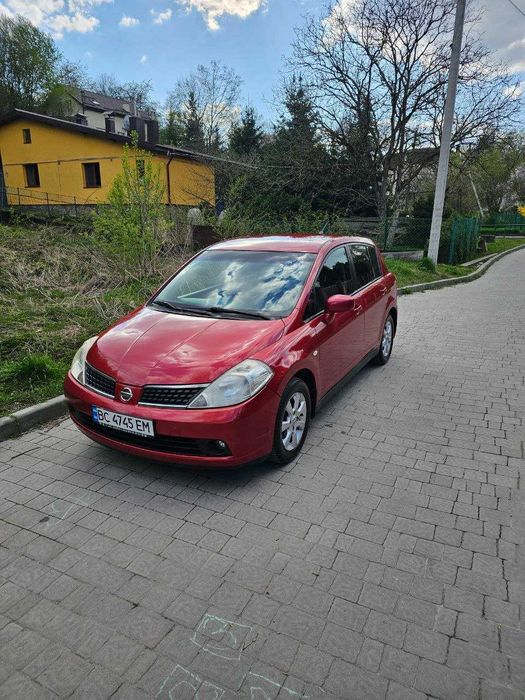 Nissan Tiida 2008 року