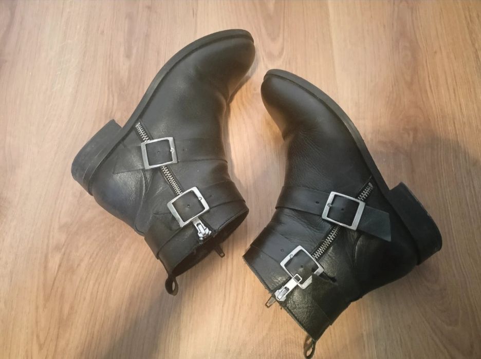 Skórzane czarne klasyczne botki, sztyblety