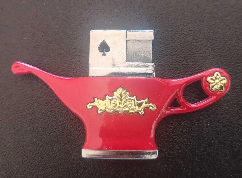 Isqueiro a gás com formato de bule de chá