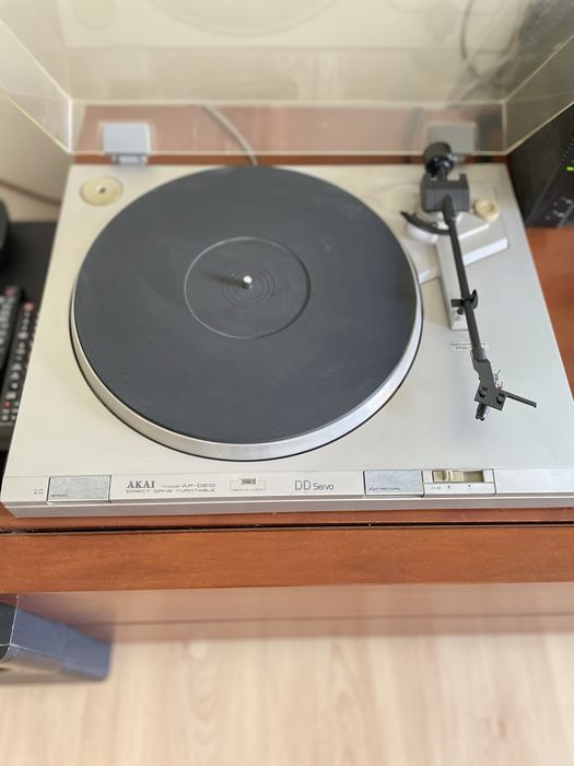 Akai gira discos AP-D210 direct drive