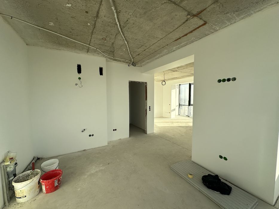 Продам в центрі Sky center 3 км площа 100м2