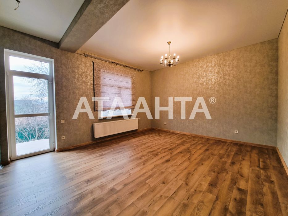 Дом с подвалом на участке 6 соток на  Фонтане