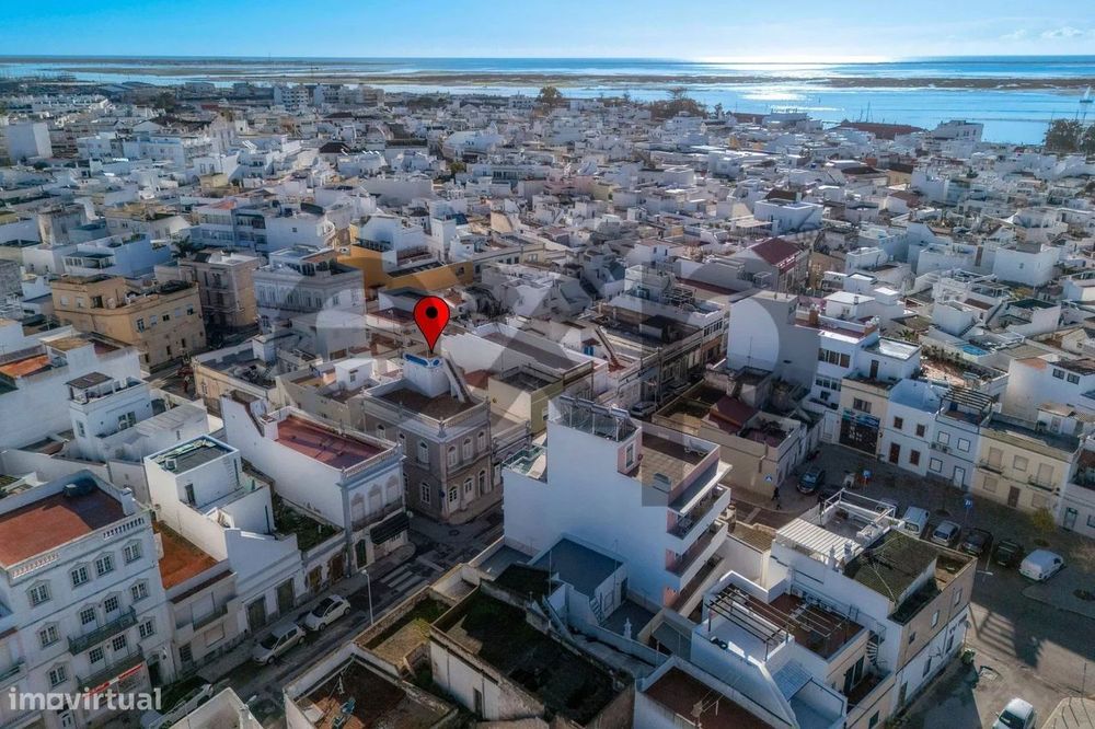 Deslumbrante moradia de grandes dimensões no coração de Olhão